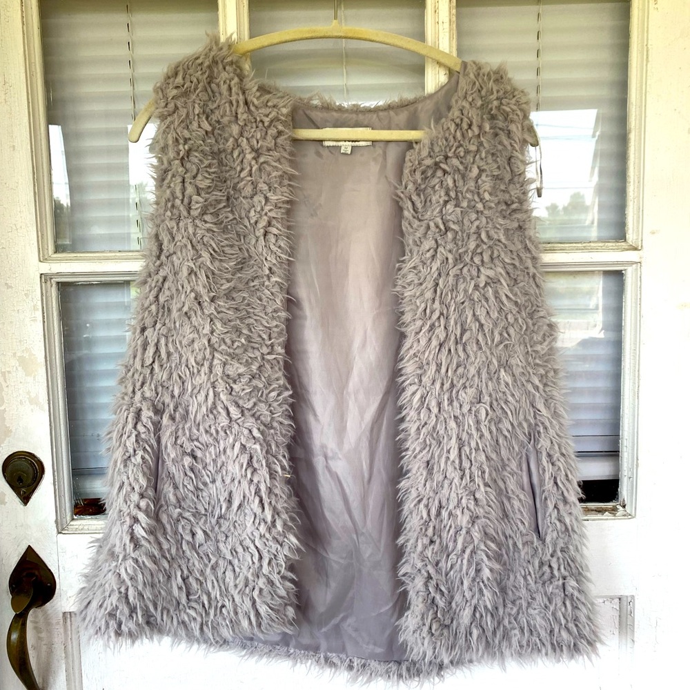 Charlotte Russe grey fuzzy fashion vest